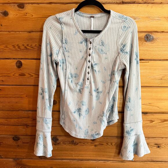 Free People Layer Me Henley Top Long Sleeve Floral Blue Bell Sleeve Medium - Picture 1 of 5
